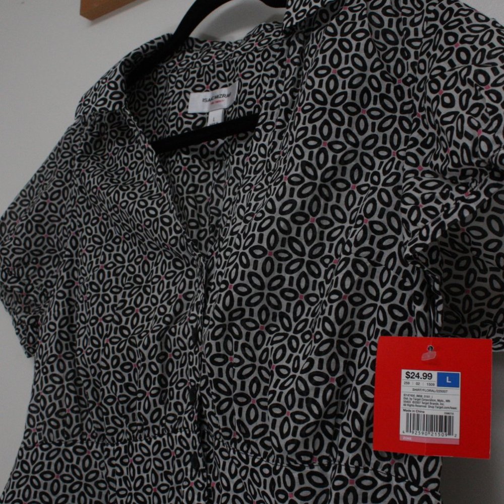 NEW Isaac Mizrahi Women's Top Large - Picture 4 of 8
